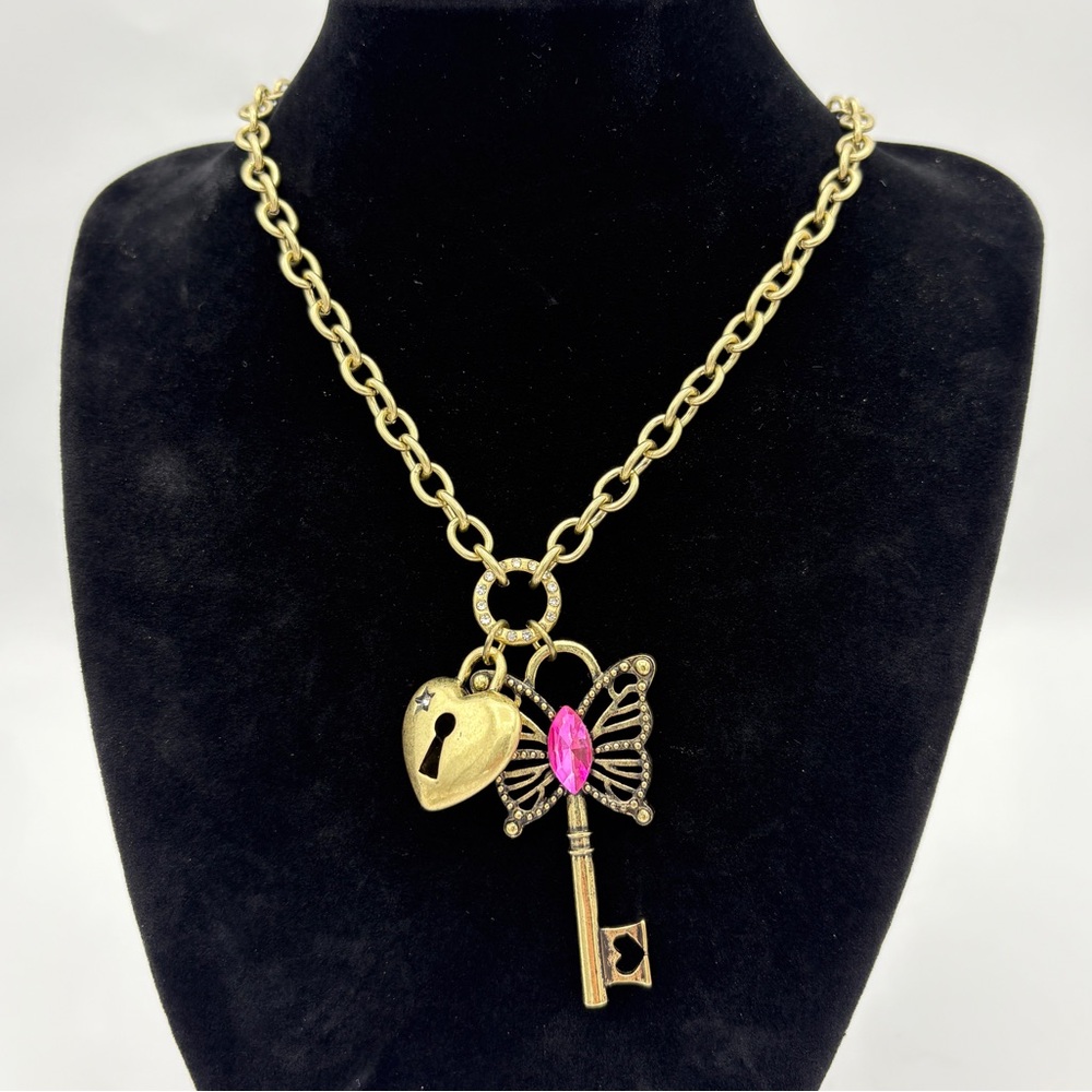 Betsey Johnson Boho Butterfly Lock and Key Necklace NWT - Picture 1 of 5
